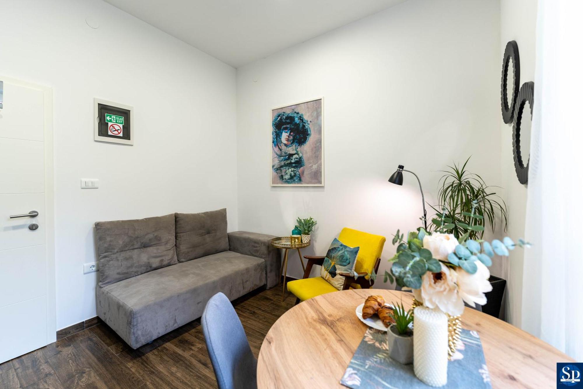 Colosseum Garden Studio Apartments Pula Exterior photo